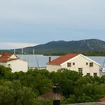 Appartamento By The Sea Pirovac, Sibenik - 13275