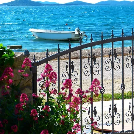 By The Sea Pirovac, Sibenik - 13275 *