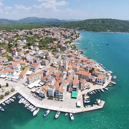 By The Sea Pirovac, Sibenik - 13275 *