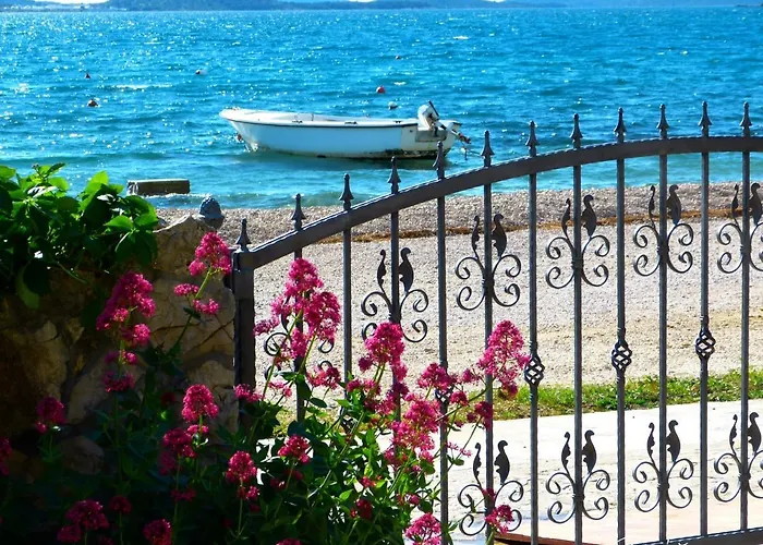 By The Sea Pirovac, Sibenik - 13275 *