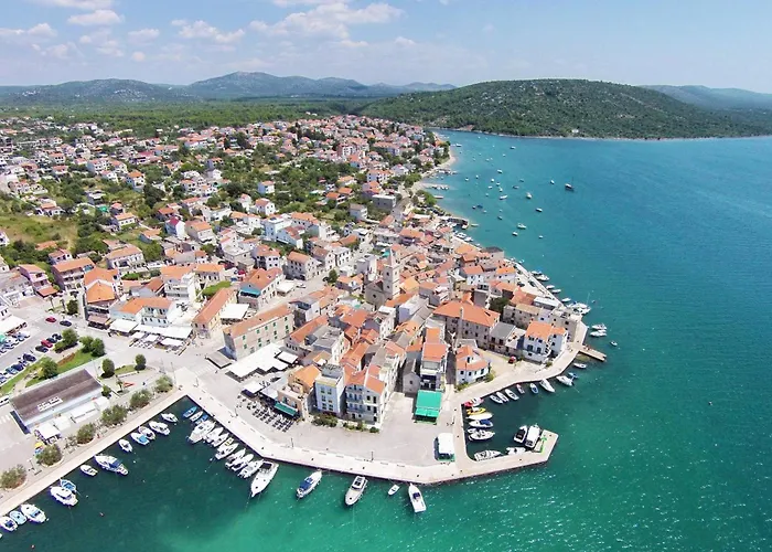 By The Sea Pirovac, Sibenik - 13275 *